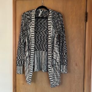 Black and white cable cardigan. Aeropostale. M. Practically new